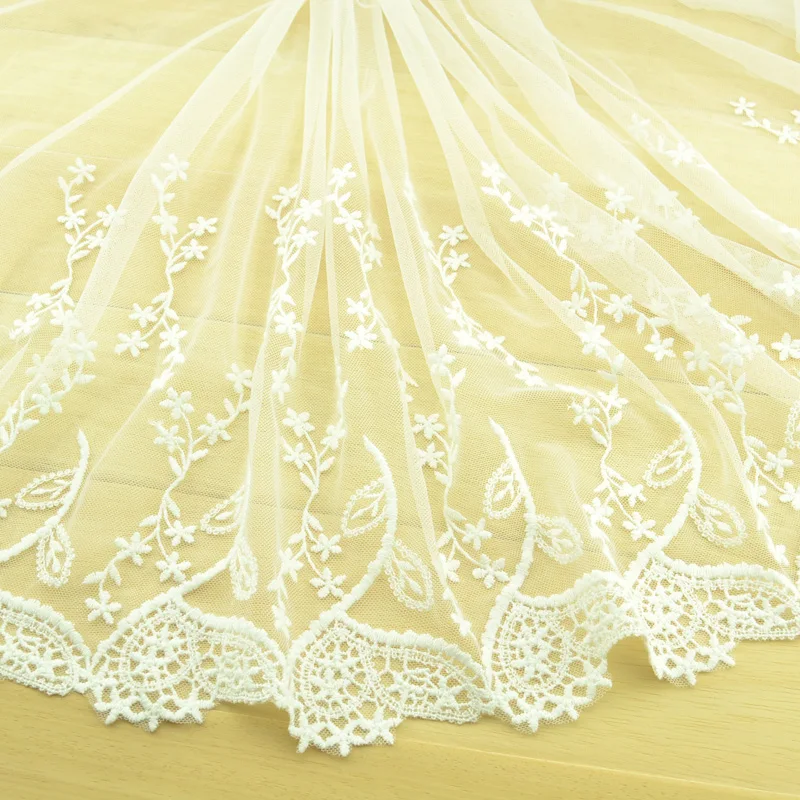 45*90cm Embroidered lace fabric Cotton gauze Wire trim off white color for skirt dress lace clothing Handmade DIY accessories
45*90cm Embroidered lace fabric Cotton gauze Wire trim off white color for skirt dress lace clothing Handmade DIY accessories