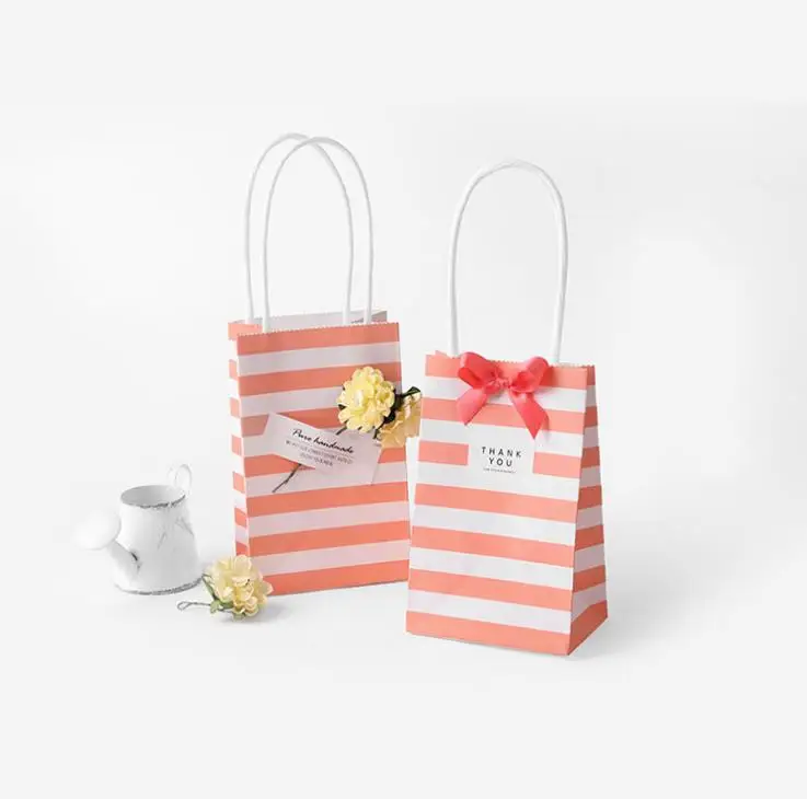 50pcs Mini White Card Kraft Paper Portable Gift Paper Bag Portable Gifts Black And White Stripe Bag For Birthday Wedding Holiday
50pcs Mini White Card Kraft Paper Portable Gift Paper Bag Portable Gifts Black And White Stripe Bag For Birthday Wedding Holiday