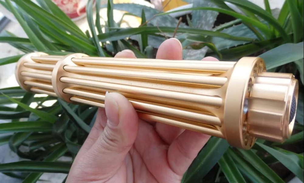 High power Military Blue Laser Pointer 500W 500000M 450nm Flashlight Light Burning Match Dry Wood Burn Cigarettes lazer Hunting
High power Military Blue Laser Pointer 500W 500000M 450nm Flashlight Light Burning Match Dry Wood Burn Cigarettes lazer Hunting