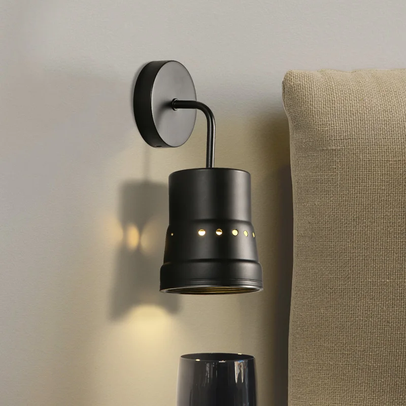 Nordic Style Bedroom Arandela Simple Iron Sconce Fashion LED Wall Lamp Fashion Living Room Wandlamp Home Lighting Fixtures
Nordic Style Bedroom Arandela Simple Iron Sconce Fashion LED Wall Lamp Fashion Living Room Wandlamp Home Lighting Fixtures