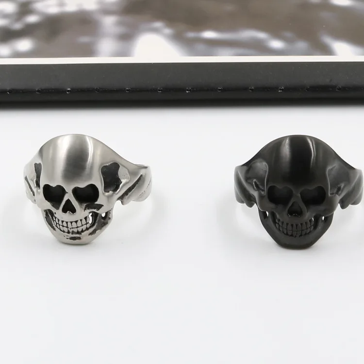 Fashion tide men's skull titanium steel ring ring Personality Europe and America ring factory direct free shipping
Fashion tide men's skull titanium steel ring ring Personality Europe and America ring factory direct free shipping