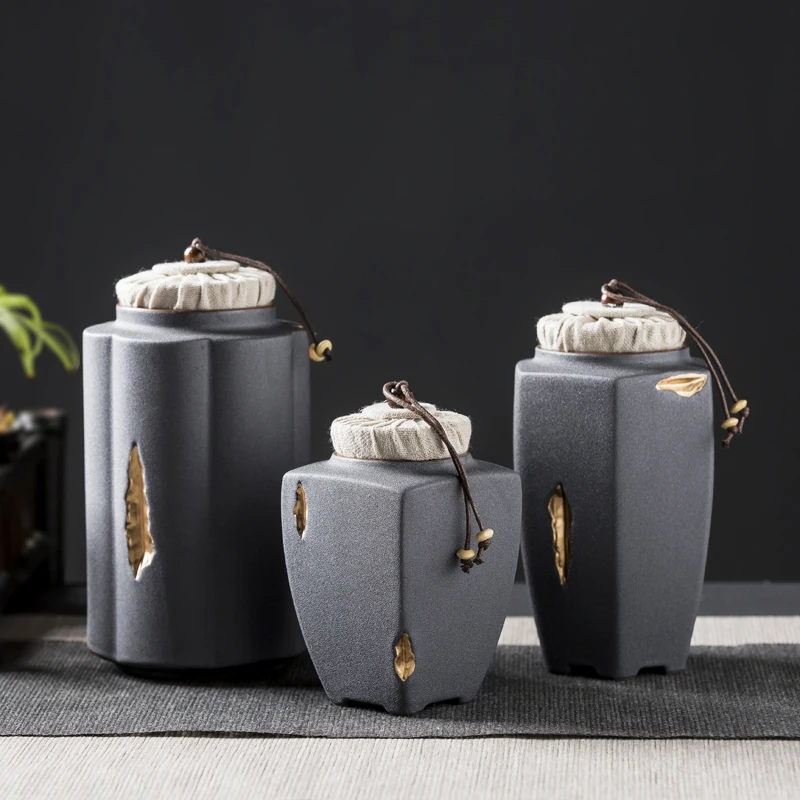 Creative Hand Painted Gold Plated Storage Bottles Vintage Coarse Pottery Tea Cans Ceramic Kung Fu Tea Set Tea Caddy Coffee Jars
Creative Hand Painted Gold Plated Storage Bottles Vintage Coarse Pottery Tea Cans Ceramic Kung Fu Tea Set Tea Caddy Coffee Jars