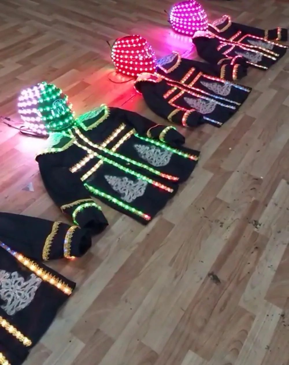 LED Costume Festive Party Supplies Luminous Glowing Suits / Bar Stage Performance / Robot Costume
LED Costume Festive Party Supplies Luminous Glowing Suits / Bar Stage Performance / Robot Costume