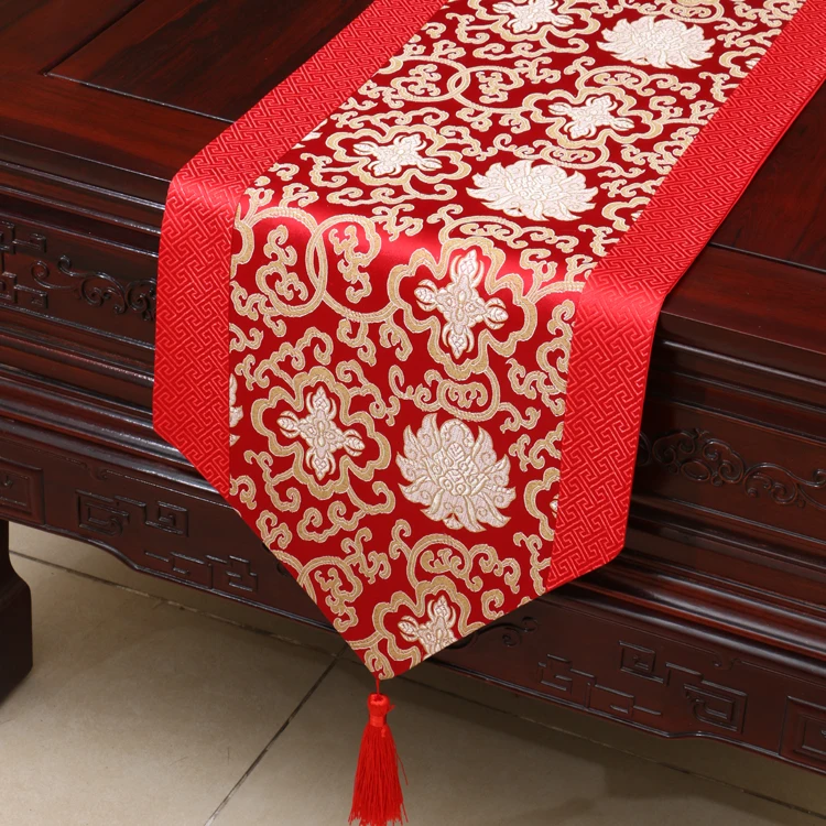 Damask table cloth Chinese rural wealth auspicious blue and white porcelain bed Tang style classical runner tarpaulin fabric
Damask table cloth Chinese rural wealth auspicious blue and white porcelain bed Tang style classical runner tarpaulin fabric