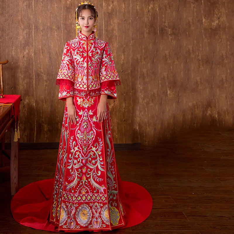 High Quality 2018 Traditional Chinese Wedding Dress Embroidery Cheongsam Qipao Dresses Retro Dressing Gown Bride Traditions
High Quality 2018 Traditional Chinese Wedding Dress Embroidery Cheongsam Qipao Dresses Retro Dressing Gown Bride Traditions