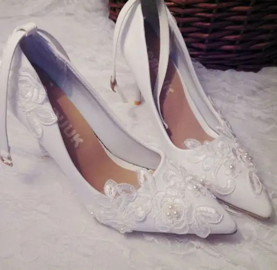 Ivory stiletto wedding shoes woman laces ankle buckle straps female ladies dinner party proms dress pumps shoes point toes
Ivory stiletto wedding shoes woman laces ankle buckle straps female ladies dinner party proms dress pumps shoes point toes