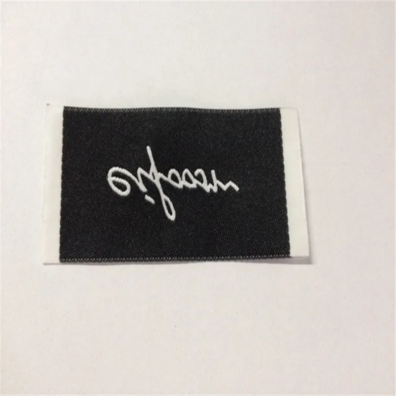 Customized 3.1*6CM High Quality Clothing Woven Label
Customized 3.1*6CM High Quality Clothing Woven Label