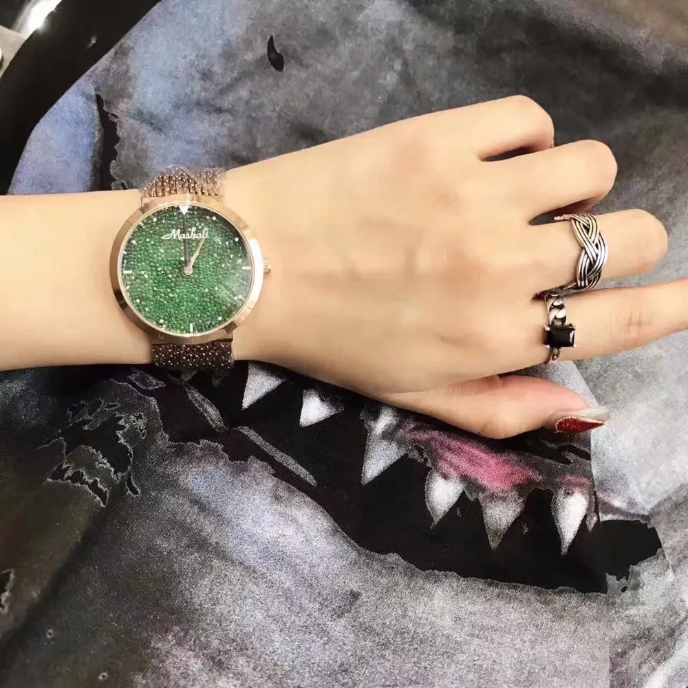 2020 luxury Style Women Watch Fashion Green Crystal tassel Women Bracelet Watch Female Dress Watch Ladies Rhinestone Wristwatch
2020 luxury Style Women Watch Fashion Green Crystal tassel Women Bracelet Watch Female Dress Watch Ladies Rhinestone Wristwatch