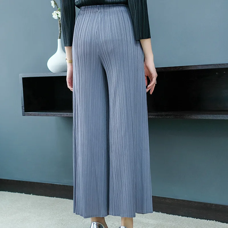 Early Spring New European and American Ladies Casual Pants Solid Color Waist Pleat Loose Ankle-length Wide Leg Pants
Early Spring New European and American Ladies Casual Pants Solid Color Waist Pleat Loose Ankle-length Wide Leg Pants
