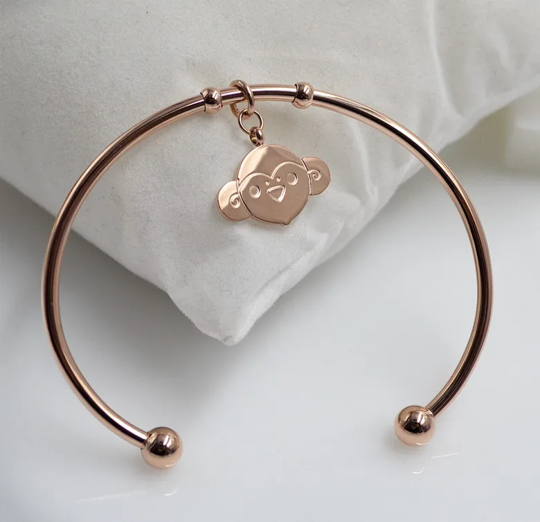 YUNRUO 2020 Hot Sell Classic Lucky Monkey Bangle 316 L Titanium Steel Rose Gold Color Birthday Gift Woman Jewelry Free Shipping
YUNRUO 2020 Hot Sell Classic Lucky Monkey Bangle 316 L Titanium Steel Rose Gold Color Birthday Gift Woman Jewelry Free Shipping