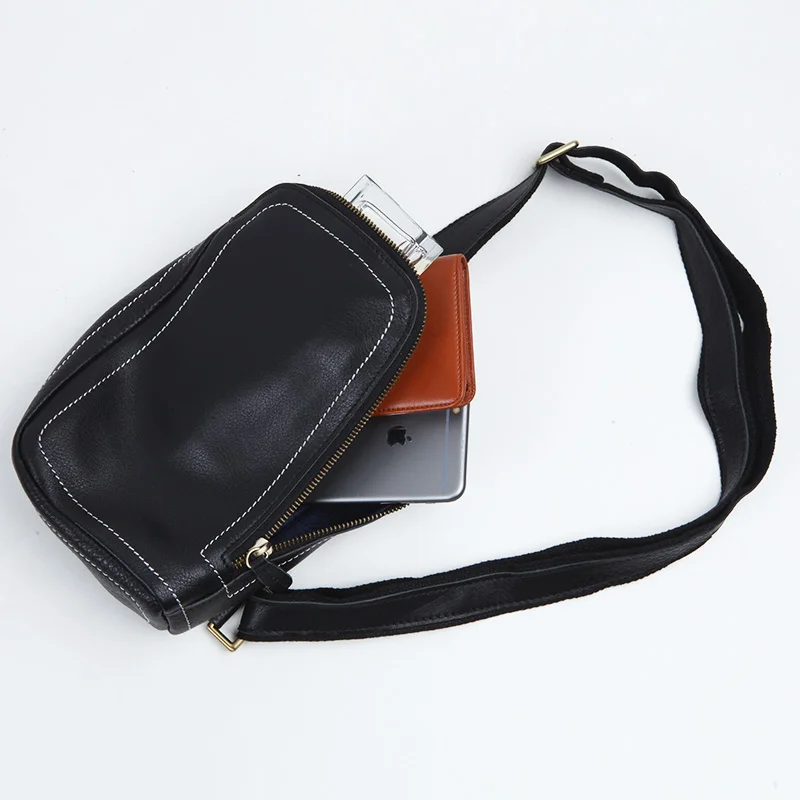 LANSPACE men's leather waist bag first layer cowhide messenger casual small leather bag
LANSPACE men's leather waist bag first layer cowhide messenger casual small leather bag