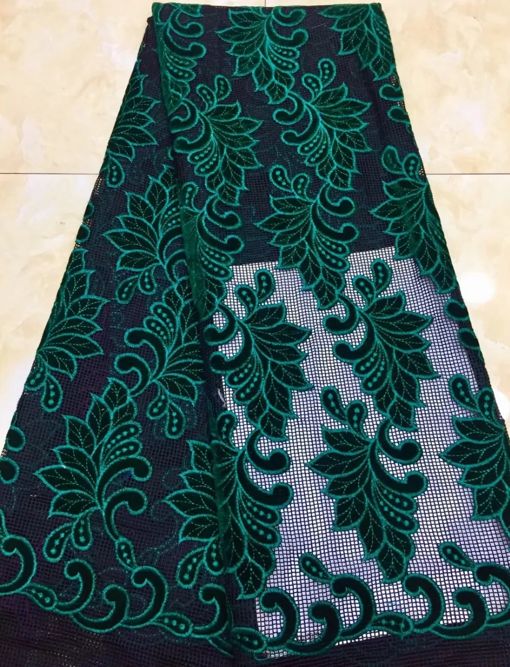 green Embroidered Guipure Mesh Lace Fbaric With velvet 2018 Latest African French Black Net Lace Nigeria Tulle Mesh Dress Fabric
green Embroidered Guipure Mesh Lace Fbaric With velvet 2018 Latest African French Black Net Lace Nigeria Tulle Mesh Dress Fabric