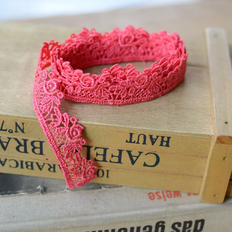 20Yards 1.5cm Embroidered Lace Trim Sewing Accessories Cloth Material Textile DIY Wedding Decoration
20Yards 1.5cm Embroidered Lace Trim Sewing Accessories Cloth Material Textile DIY Wedding Decoration