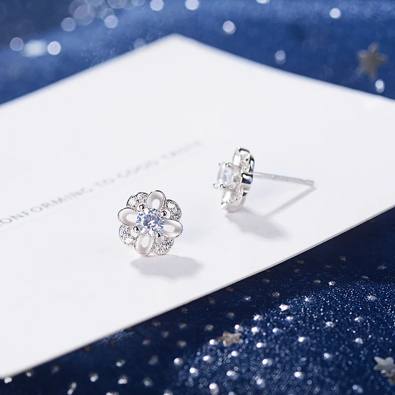 S925 sterling silver inlaid zircon clover earrings Women's sleek minimalist zircon flower earrings Jewelry gift 6-ES3102
S925 sterling silver inlaid zircon clover earrings Women's sleek minimalist zircon flower earrings Jewelry gift 6-ES3102