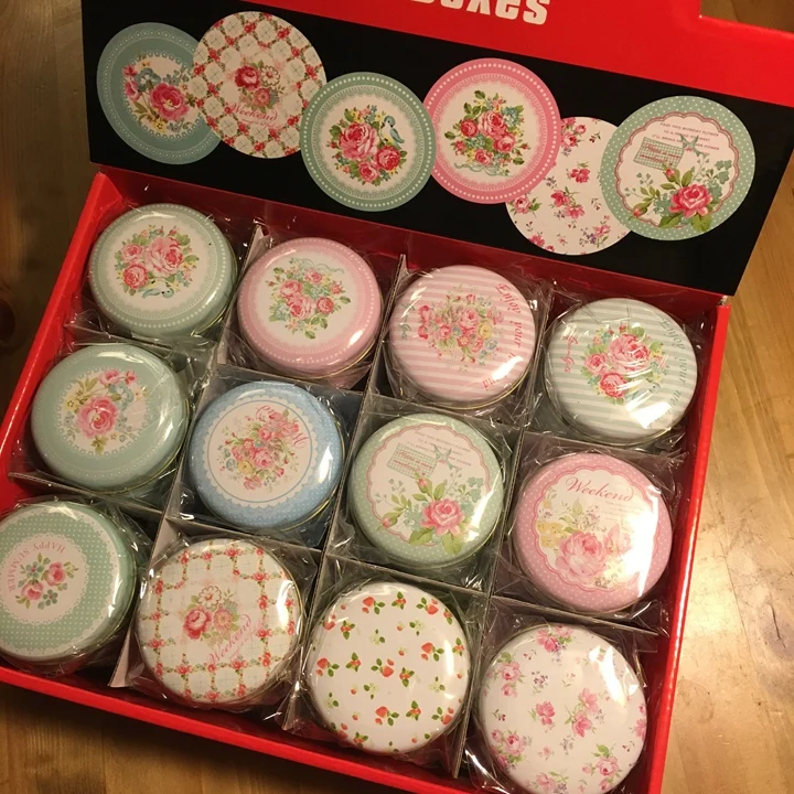 New Arrival! 12pcs/lot Fresh Flower Round Tin Storage Box Pill Case Jewelry Box Sewing Box Sundries Case Mixed Designs Hot
New Arrival! 12pcs/lot Fresh Flower Round Tin Storage Box Pill Case Jewelry Box Sewing Box Sundries Case Mixed Designs Hot