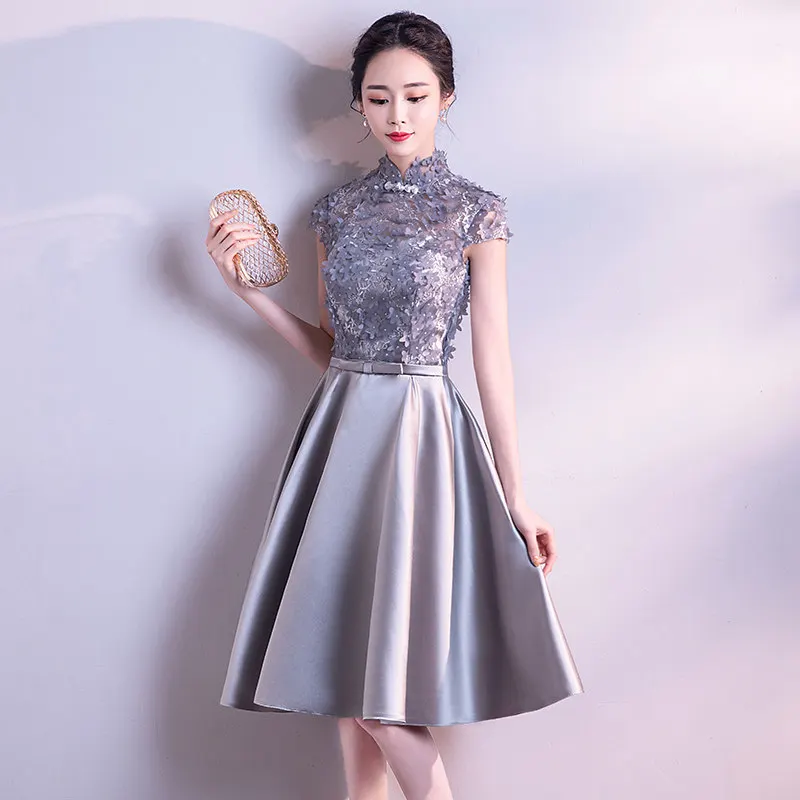 Luxury Summer Dress 2019 Women Vintage Stand Collar Short Sleeve Shining Diamonds Floral Short Satin Party Birthday Dresses
Luxury Summer Dress 2019 Women Vintage Stand Collar Short Sleeve Shining Diamonds Floral Short Satin Party Birthday Dresses