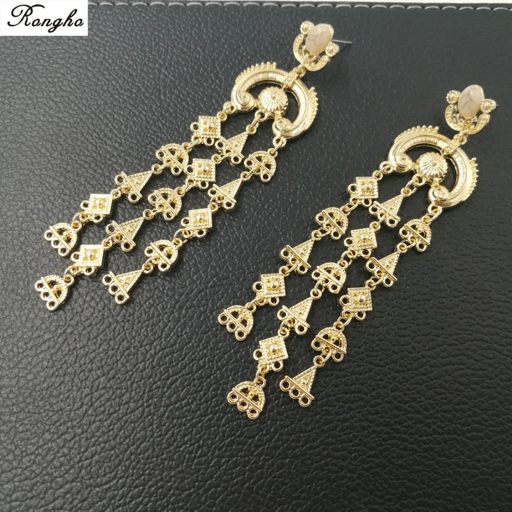 Богемные брендовые винтажные металлические полые серьги-гвоздики с цветком для женщин, модные ювелирные изделия, полимерные Эффектные сер... 
Богемные брендовые винтажные металлические полые серьги-гвоздики с цветком для женщин, модные ювелирные изделия, полимерные Эффектные сер...