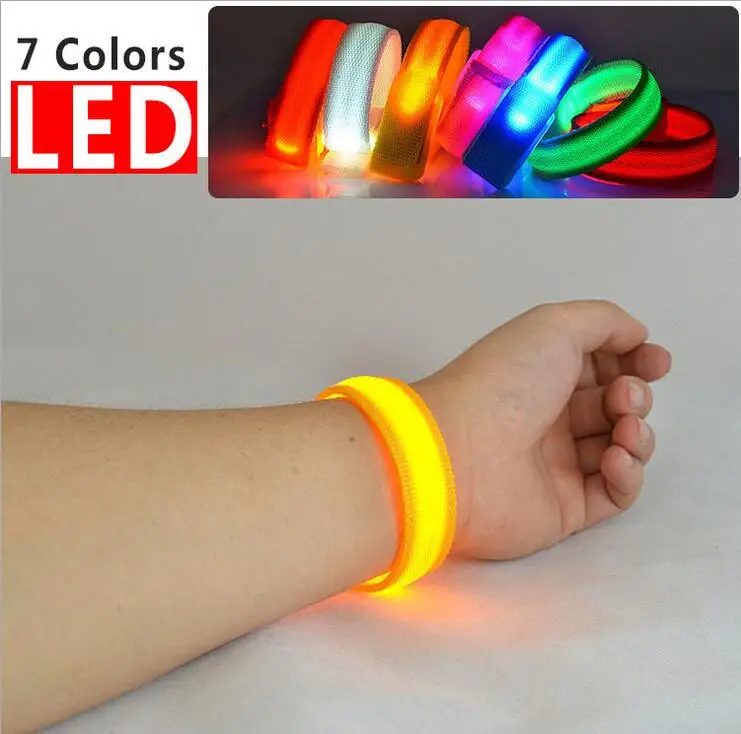 100pcs LED Flashing Wrist Band Bracelet Arm Band Belt Light Up Dance Party Glow For Party Decoration Gift
100pcs LED Flashing Wrist Band Bracelet Arm Band Belt Light Up Dance Party Glow For Party Decoration Gift