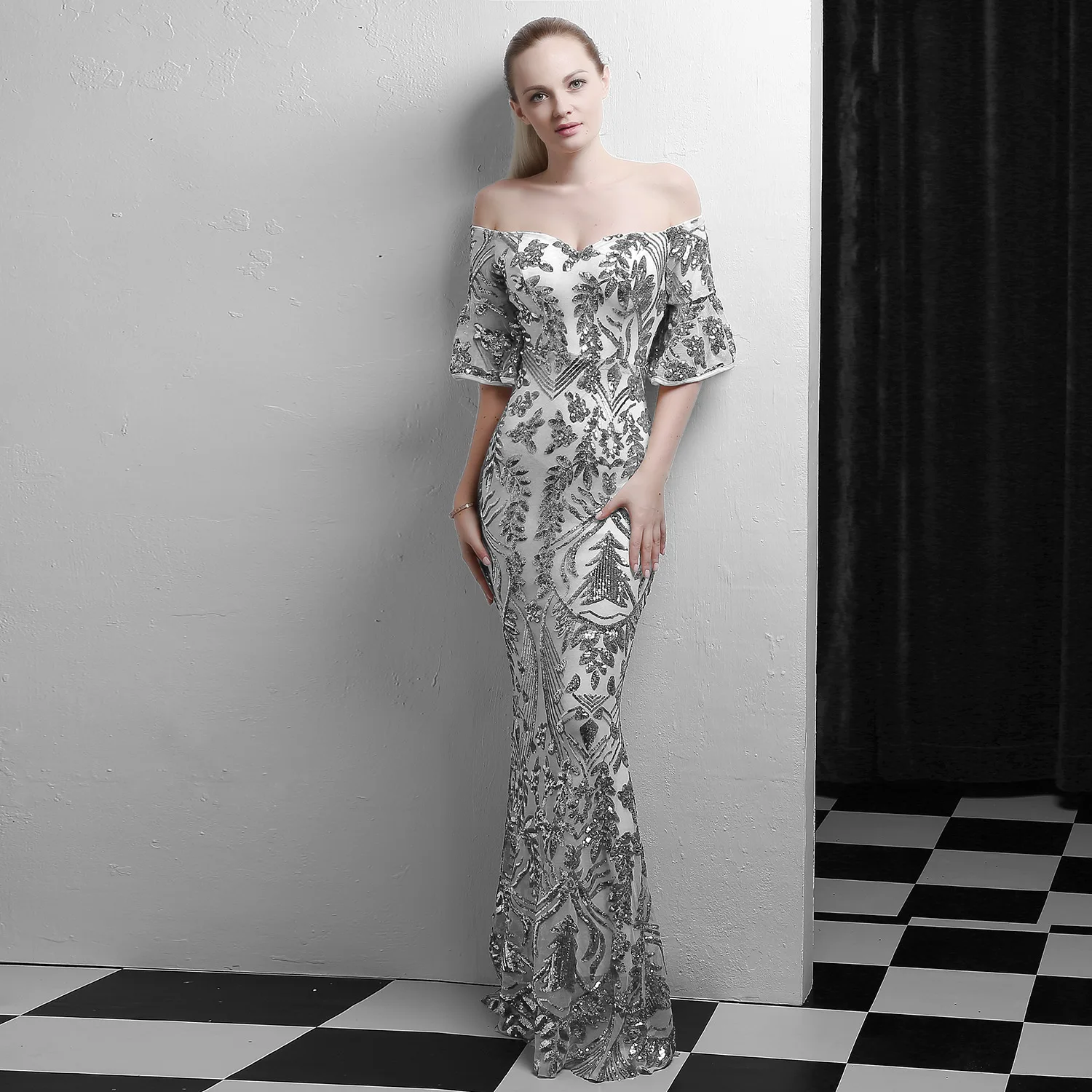 Luxury Sequined Mermaid Women Dress Sexy Slash Neck Off Shoulder Long Party Dress Women Summer Black Gold Backless Robe Longue
Luxury Sequined Mermaid Women Dress Sexy Slash Neck Off Shoulder Long Party Dress Women Summer Black Gold Backless Robe Longue