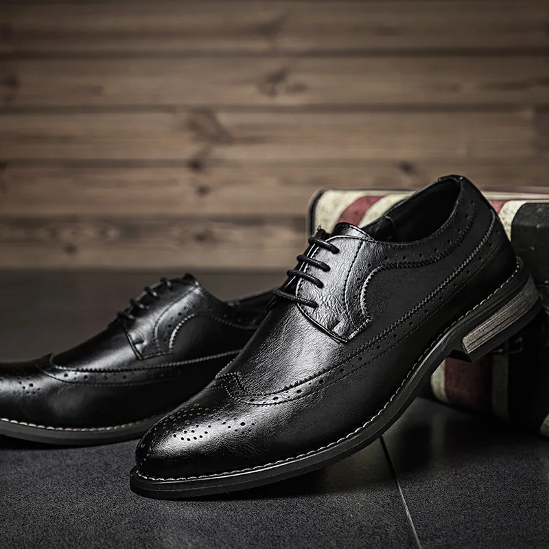 Desai New Leather Shoes Men Fashion Vintage Business Casual Brogue Carved Pointed Toe Oxfords Classic Wedding Dress Shoes
Desai New Leather Shoes Men Fashion Vintage Business Casual Brogue Carved Pointed Toe Oxfords Classic Wedding Dress Shoes