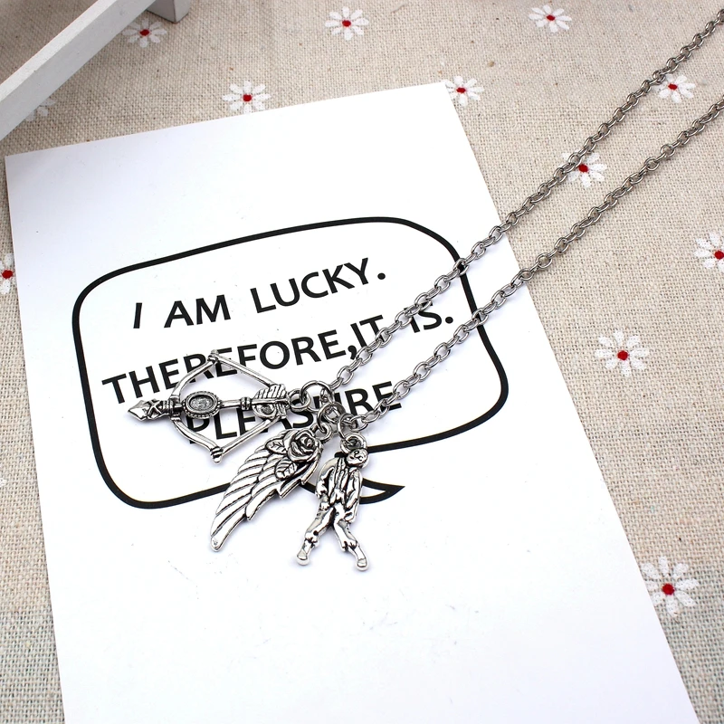 XKXLHJ 2019 New Walking Dead Rose Wings and Bows, Zombie Pendant Fashion Jewelry Necklace
XKXLHJ 2019 New Walking Dead Rose Wings and Bows, Zombie Pendant Fashion Jewelry Necklace