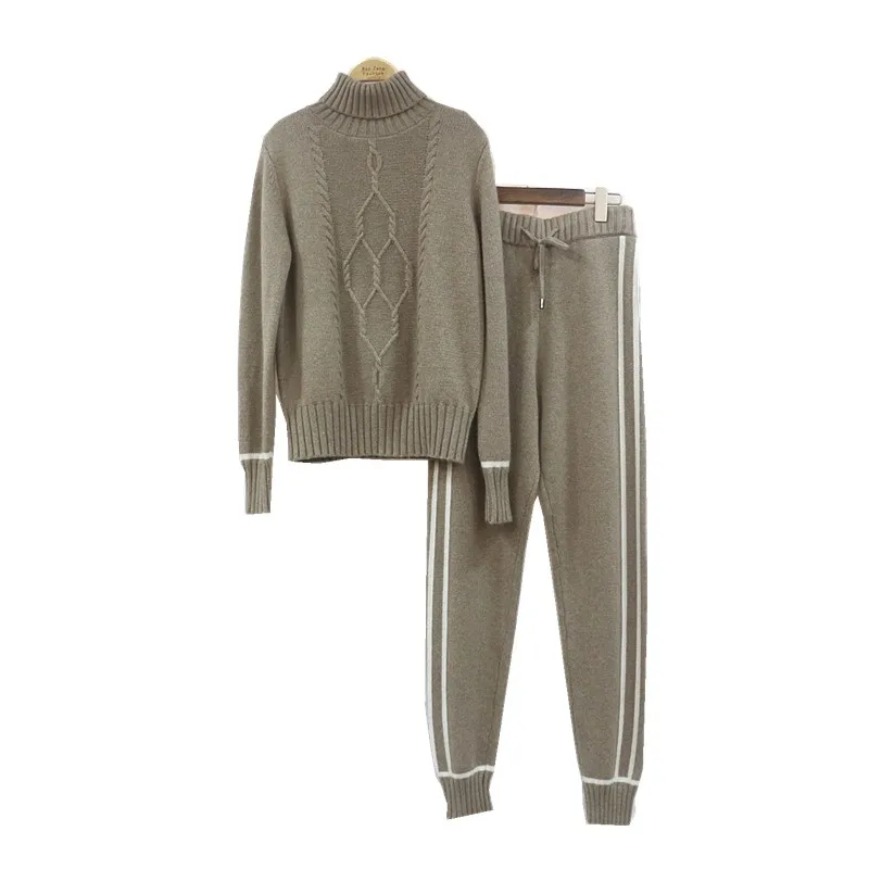 2021 Winter Woolen And Cashmere Knitted Warm Suit High Collar Sweater + Mink Cashmere Pants loose Style Two-piece Set Knit
2021 Winter Woolen And Cashmere Knitted Warm Suit High Collar Sweater + Mink Cashmere Pants loose Style Two-piece Set Knit