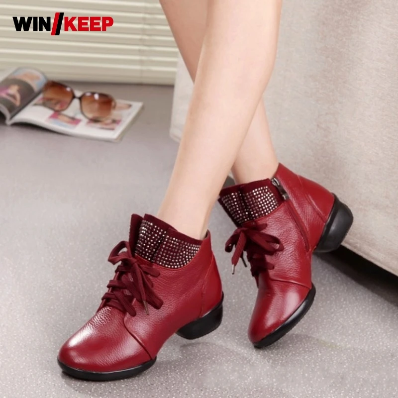 New Leather Dance Shoes Soft Bottom Gym Shoes Women 2021 Lace Up Rhinestone Shoes For Girl Plus Size Female Modern Hip Hop Shoes
New Leather Dance Shoes Soft Bottom Gym Shoes Women 2021 Lace Up Rhinestone Shoes For Girl Plus Size Female Modern Hip Hop Shoes
