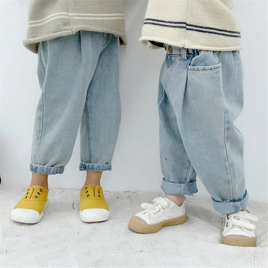 Korean Kids Loose Jeans Pants 18M-7Y Children Girls Boys Elastic Waist Denim Pants Baby Cotton Jeans Trousers 2019 Spring Fall
Korean Kids Loose Jeans Pants 18M-7Y Children Girls Boys Elastic Waist Denim Pants Baby Cotton Jeans Trousers 2019 Spring Fall