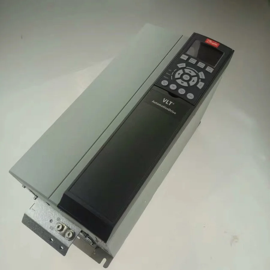 Danfoss инвертор 380 В 4 кВт новый и подлинный Danfoss VLT drive FC302P4K0T5E20H2XGC
Danfoss инвертор 380 В 4 кВт новый и подлинный Danfoss VLT drive FC302P4K0T5E20H2XGC