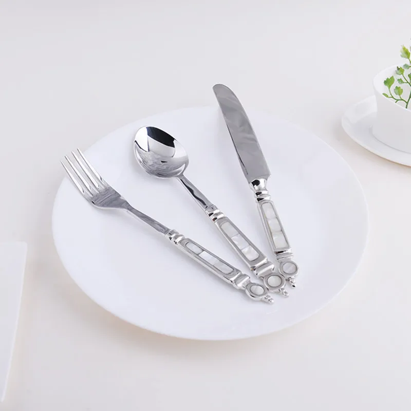 Stainless Steel Knife Fork Spoon Silver 100% Hand Make Shell Skidproof Handle With Inlay Steak Knife Dinnerware Set 3pcs/set
Stainless Steel Knife Fork Spoon Silver 100% Hand Make Shell Skidproof Handle With Inlay Steak Knife Dinnerware Set 3pcs/set