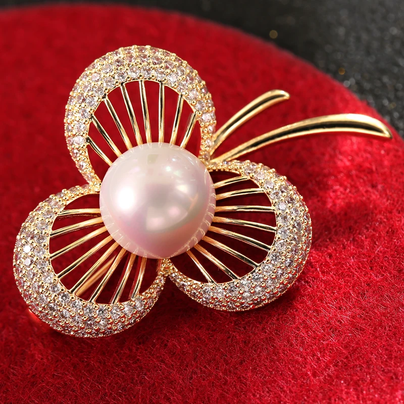 Shiny Gold Tone Flower Brooch Pin Large Vintage Minimalist Style Stem Floral Brooches Three Petals Pearl Flowers Wedding Jewelry
Shiny Gold Tone Flower Brooch Pin Large Vintage Minimalist Style Stem Floral Brooches Three Petals Pearl Flowers Wedding Jewelry