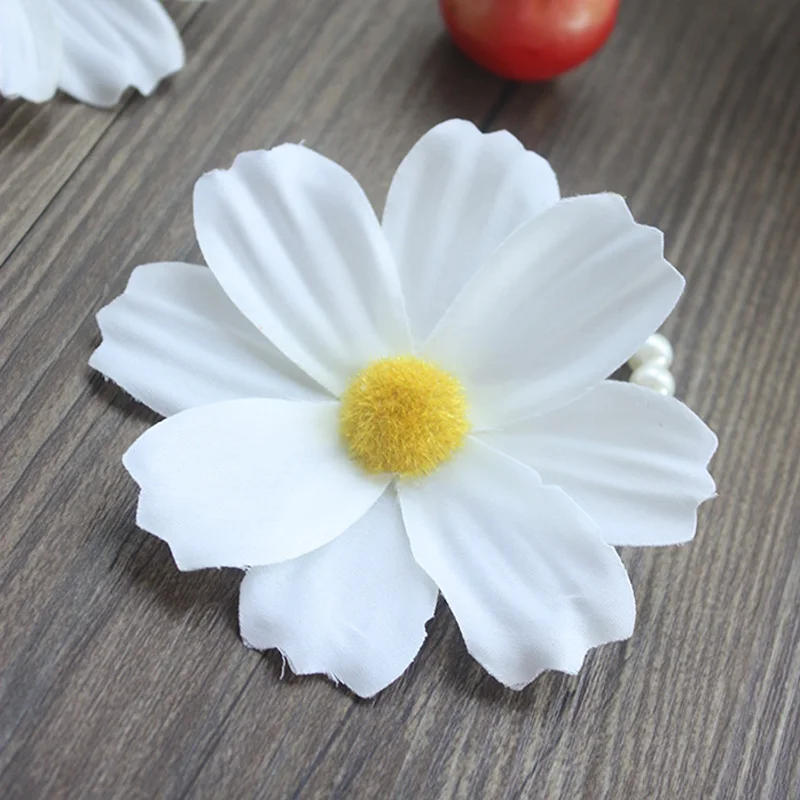 9CM White flowers artificial Cosmos DIY home decoration girl dress adornment accessories 5PCS/bag
9CM White flowers artificial Cosmos DIY home decoration girl dress adornment accessories 5PCS/bag