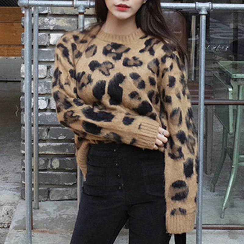New 2018 winter Faux Fur knitted Leopard sweater pullover Women Vintage loose sweater jumper batwing sleeve gray sweater
New 2018 winter Faux Fur knitted Leopard sweater pullover Women Vintage loose sweater jumper batwing sleeve gray sweater
