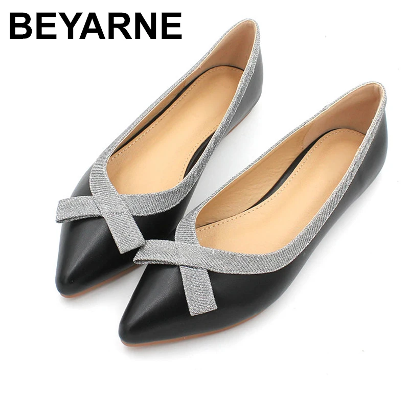 Женские туфли на плоской подошве, с бантом 
Женские туфли на плоской подошве, с бантом