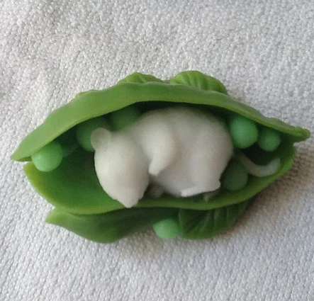 mouse peas Silicone molds mouse soap mold mouses silicone soap molds mouses silica gel die Aroma stone moulds candle mould
mouse peas Silicone molds mouse soap mold mouses silicone soap molds mouses silica gel die Aroma stone moulds candle mould