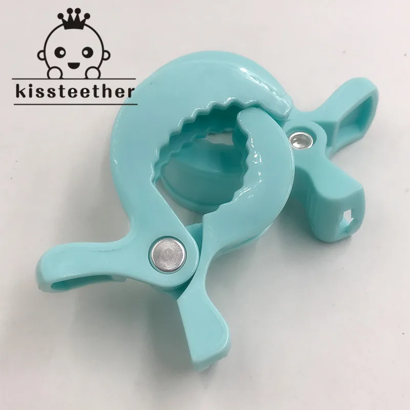 1pcs Lamp Pram Stroller To Hook Muslin and Toys Rattle Seat Cover Blanket Clips Car Organizer Toys Play Gym Accessories
1pcs Lamp Pram Stroller To Hook Muslin and Toys Rattle Seat Cover Blanket Clips Car Organizer Toys Play Gym Accessories