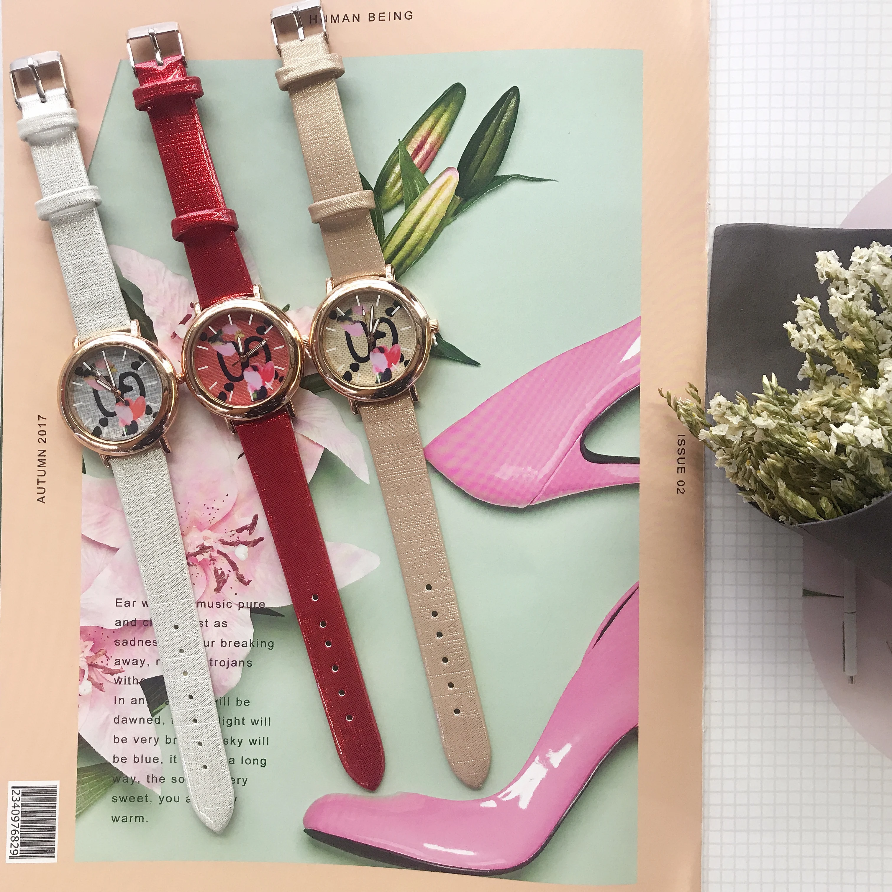 Simple atmospheric fashion female table flowers bright color belt surface luxury women watches PU Fashion & Casual
Simple atmospheric fashion female table flowers bright color belt surface luxury women watches PU Fashion & Casual