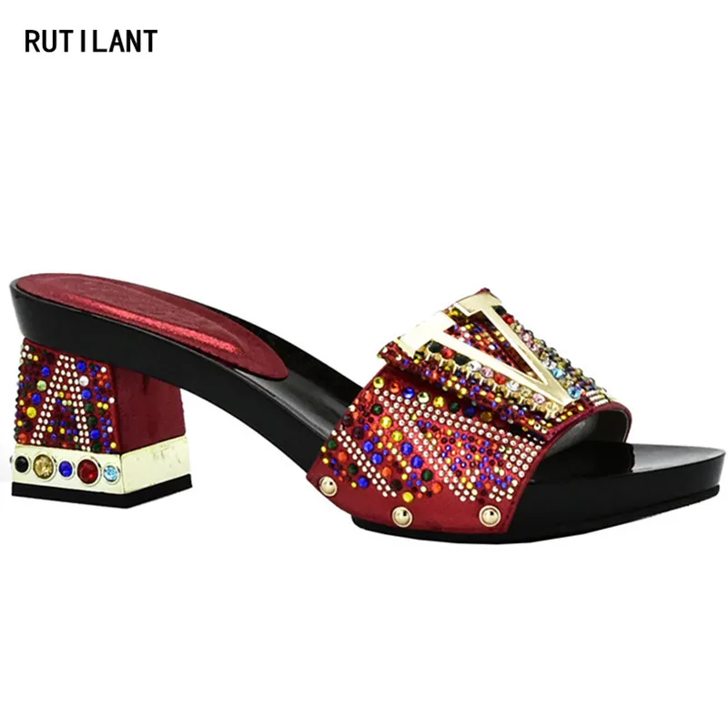 Latest Summer Women Elegant Pumps New Arrival Ladies Wedding Shoes Decorated with Rhinestone Italian Ladies Shoes for Party
Latest Summer Women Elegant Pumps New Arrival Ladies Wedding Shoes Decorated with Rhinestone Italian Ladies Shoes for Party