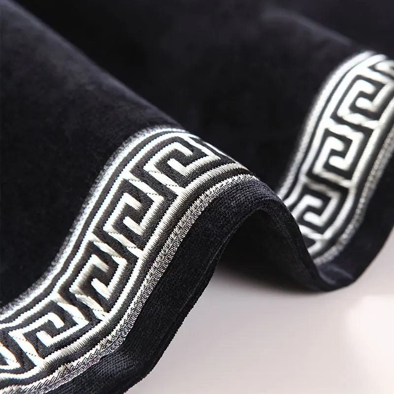 Luxurious European Style Tassel Table Runner Brief Classical Black and White Bed Flag Wedding Restaurant Tablecloths Teaware Mat
Luxurious European Style Tassel Table Runner Brief Classical Black and White Bed Flag Wedding Restaurant Tablecloths Teaware Mat