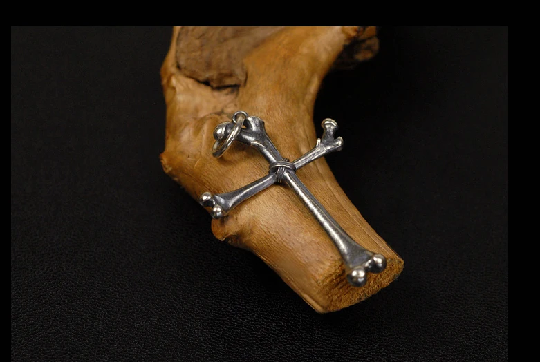 Pure 925 Sterling Silver Jewelry Cross Charms Punk Pendants for Men And Women Thai Silver Necklace Chain Fine Gift 1343
Pure 925 Sterling Silver Jewelry Cross Charms Punk Pendants for Men And Women Thai Silver Necklace Chain Fine Gift 1343