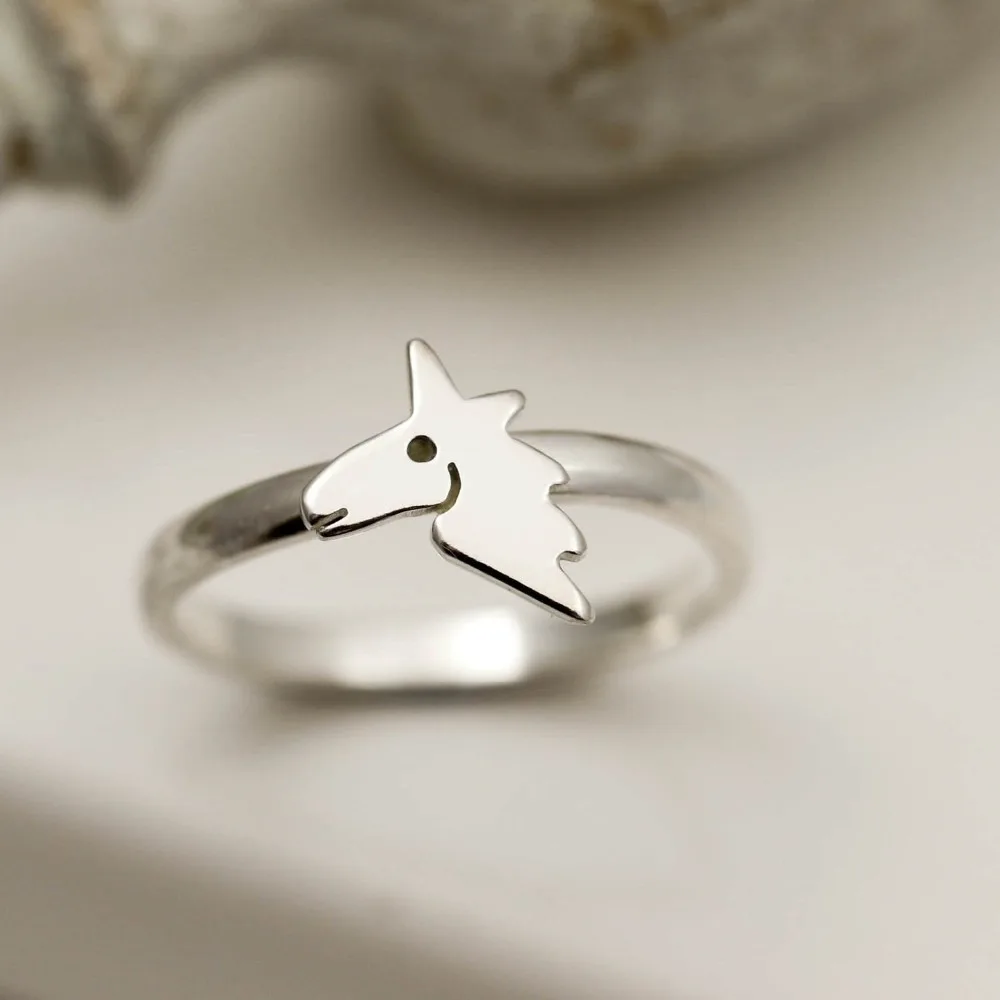 Daisies Cute Unicorn Ring Horse Head Animal Fashion Jewelry For Women Birthday Party Gift
Daisies Cute Unicorn Ring Horse Head Animal Fashion Jewelry For Women Birthday Party Gift