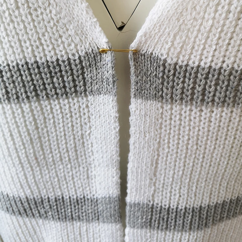 Wool Cardigan Sweater Women Trendy Knitted Outerwear 3XL Striped Sweater With Double Pocket Casual Long Jackets Cotton Hot
Wool Cardigan Sweater Women Trendy Knitted Outerwear 3XL Striped Sweater With Double Pocket Casual Long Jackets Cotton Hot