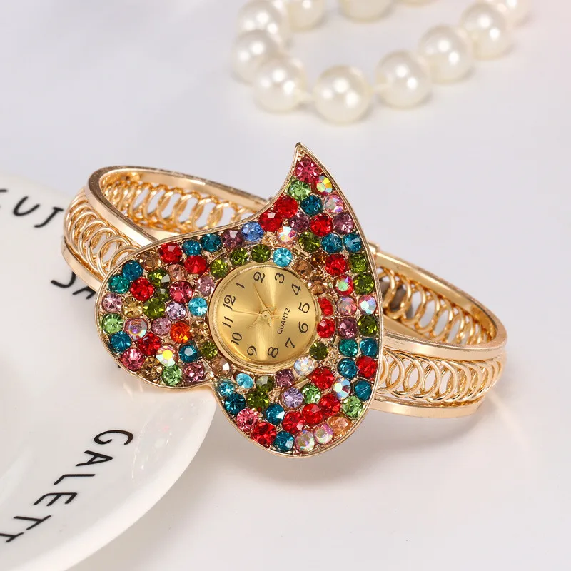 Luxury Women's Bracelet Watches Gold Ladies Dress Quartz Wristwatches relogio feminino Heart-shaped reloj mujer Crystal Clock
Luxury Women's Bracelet Watches Gold Ladies Dress Quartz Wristwatches relogio feminino Heart-shaped reloj mujer Crystal Clock