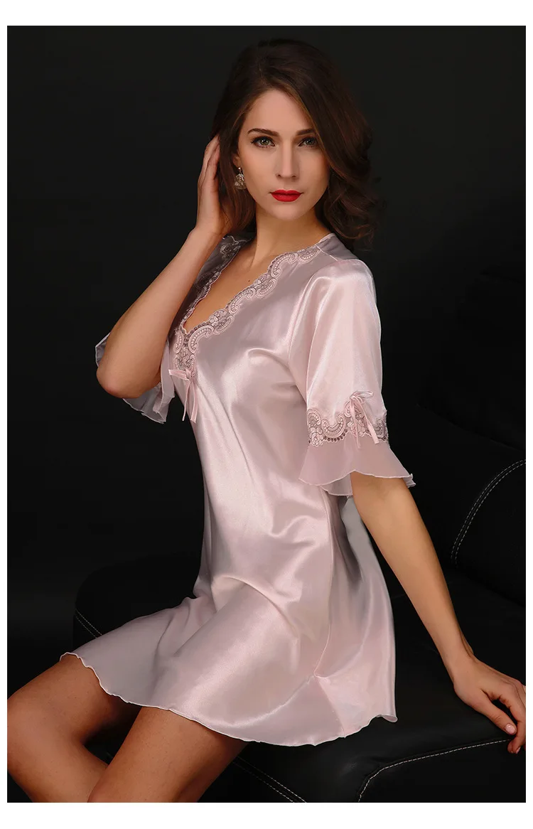 2018 New summer style Nightgown Nightdress pijama Ladies Sleepwear Women nightwear AZ755
2018 New summer style Nightgown Nightdress pijama Ladies Sleepwear Women nightwear AZ755