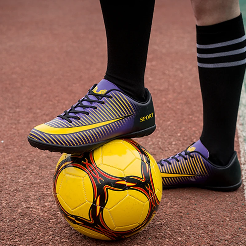 2018 New Men Teens Soccer Cleats Turf Football Soccer Shoes TF Hard Court Sneakers Trainers New Design Football Boots Size 35-44
2018 New Men Teens Soccer Cleats Turf Football Soccer Shoes TF Hard Court Sneakers Trainers New Design Football Boots Size 35-44