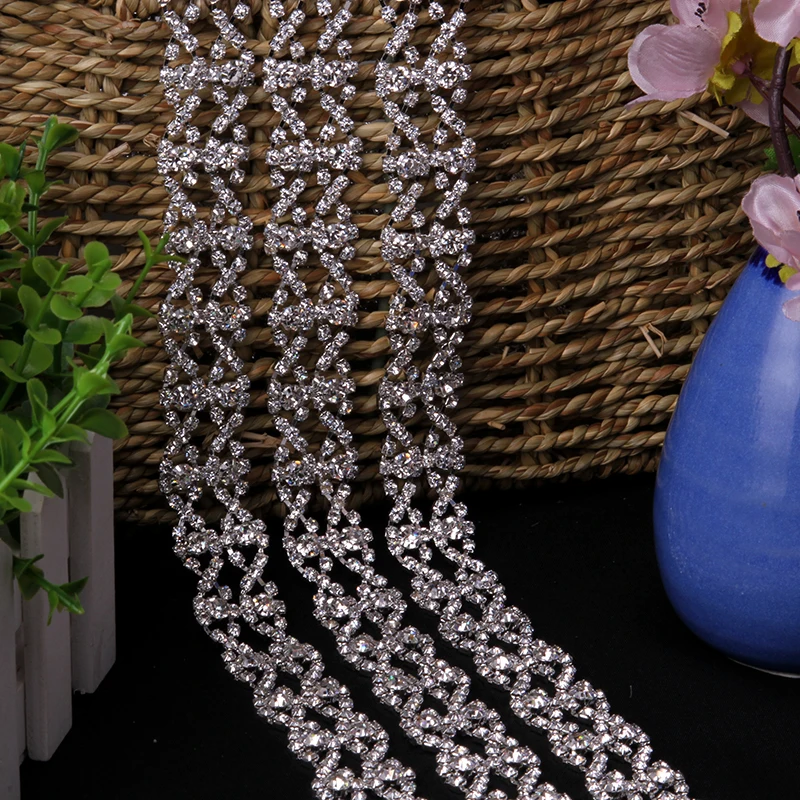 1 Yard 2.5 CM Crystal Rhinestone Chain Trims for Dress DIY Necklace Neckline of Dress Swimwear Shirt Costume Belt Silver Gold 
1 Yard 2.5 CM Crystal Rhinestone Chain Trims for Dress DIY Necklace Neckline of Dress Swimwear Shirt Costume Belt Silver Gold