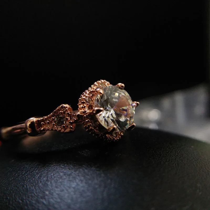 Fashion vintage crystal Rings for women Rrendy retro Zircon Stone Ring Classic rhinestone filled Finger Rings male female gift
Fashion vintage crystal Rings for women Rrendy retro Zircon Stone Ring Classic rhinestone filled Finger Rings male female gift