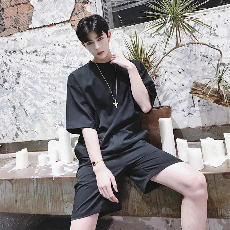 Hip Hop Short Sleeve Romper Mens Back Zipper Retro Jumpsuit Men Street Dancing Summer Fashion One Piece Overalls DS50574
Hip Hop Short Sleeve Romper Mens Back Zipper Retro Jumpsuit Men Street Dancing Summer Fashion One Piece Overalls DS50574