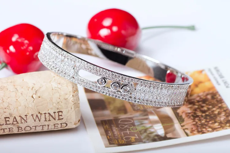 Same Bracelet Series Hot Style Jewelry Micro Inlaid Stone Skylight with Round Eye Classic Bracelet
Same Bracelet Series Hot Style Jewelry Micro Inlaid Stone Skylight with Round Eye Classic Bracelet