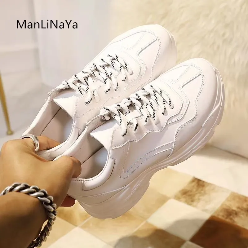 Fashion ladies casual sports color matching shoes new cross laced lace flat shoes increased feet women's old dirty shoes women
Fashion ladies casual sports color matching shoes new cross laced lace flat shoes increased feet women's old dirty shoes women